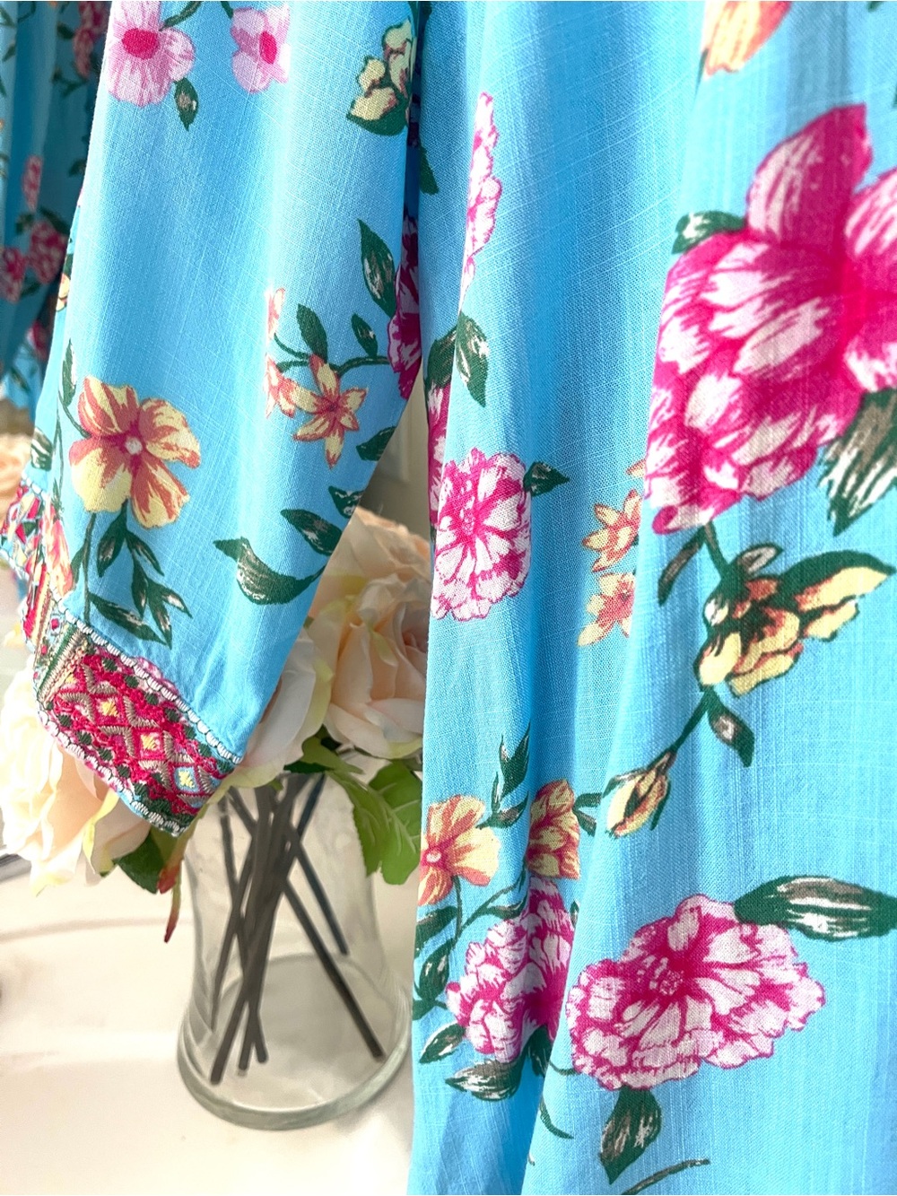 BELLE BY KIM GRAVEL Blue Floral Tunic XL Womens Top Flowers Shirt Embroidere - Picture 5 of 8